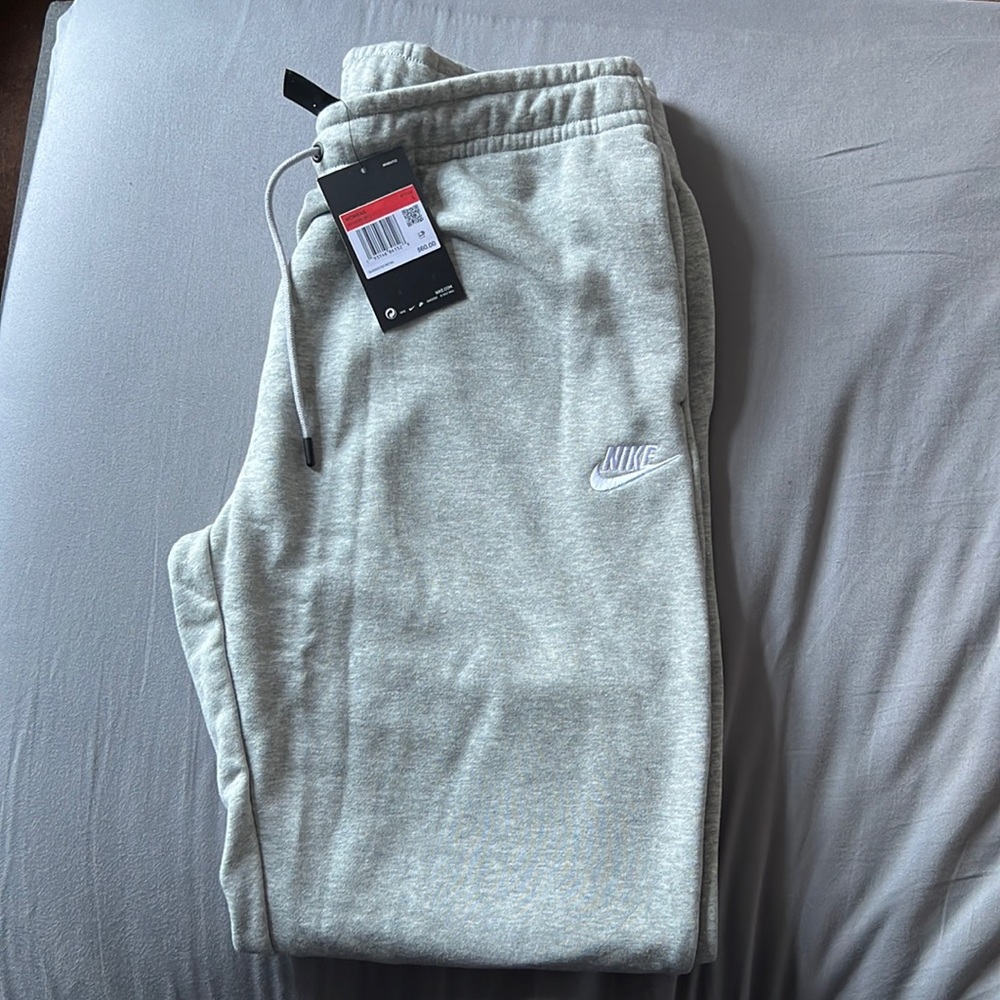 (SOLD) Nike Womens Fleece Pants
